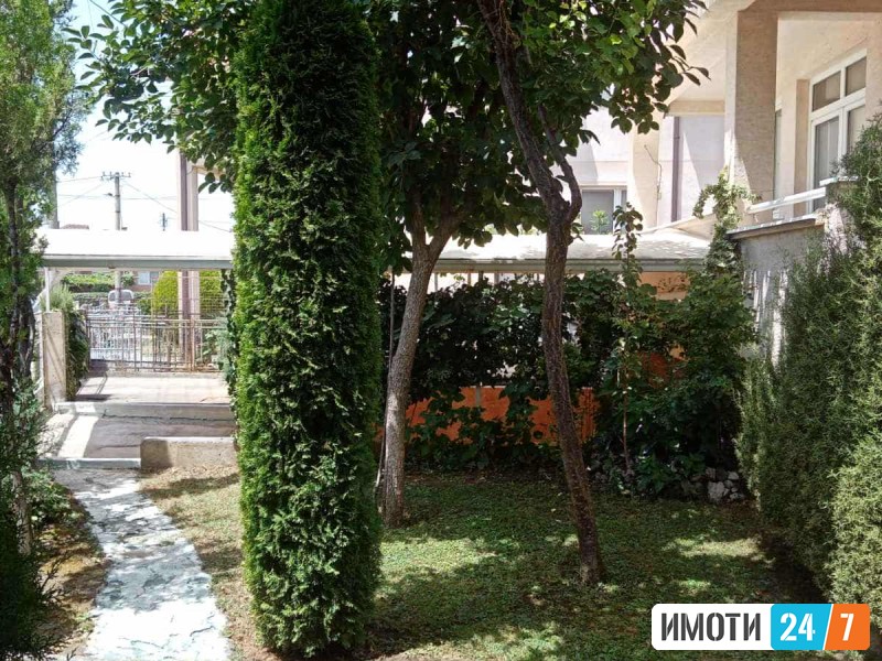 Се продаваат две убави куќи во насБутел 