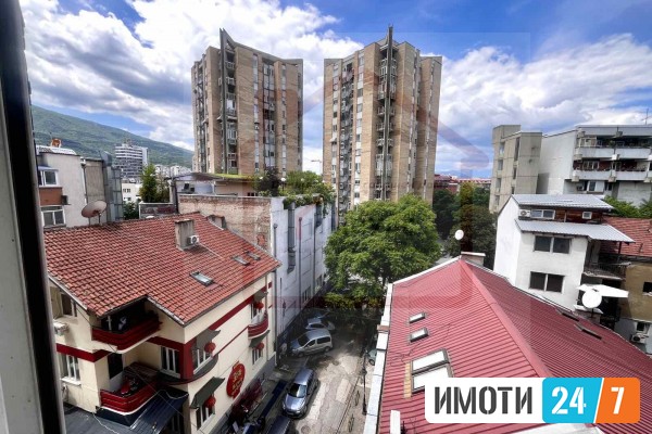 SE PRODAVA PRAKTICEN TROSOBEN STAN VO STROG CENTAR NA SKOPJE