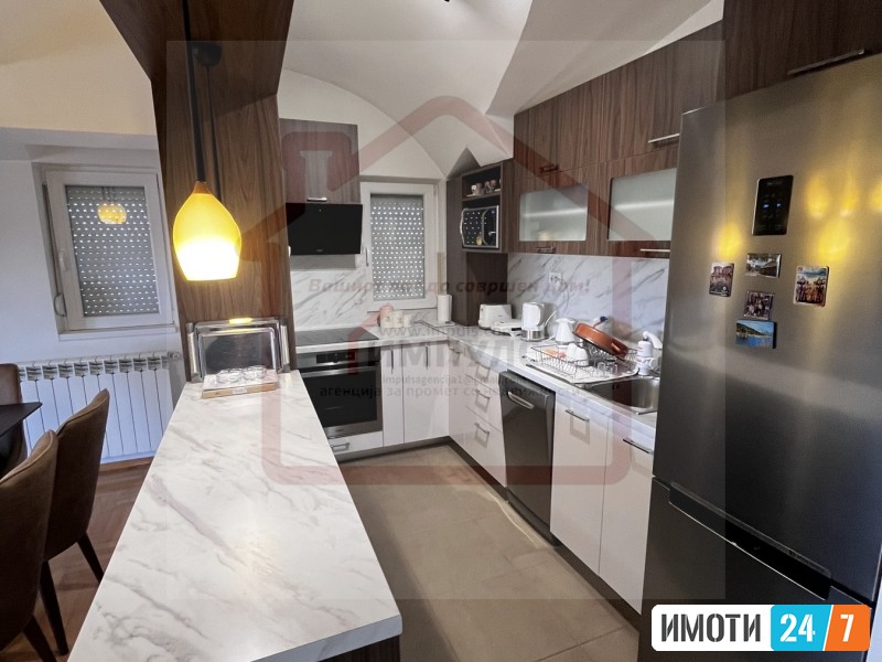 SE PRODAVA NAMESTEN TROSOBEN STAN  SO LOKACIJA VO CENTAR