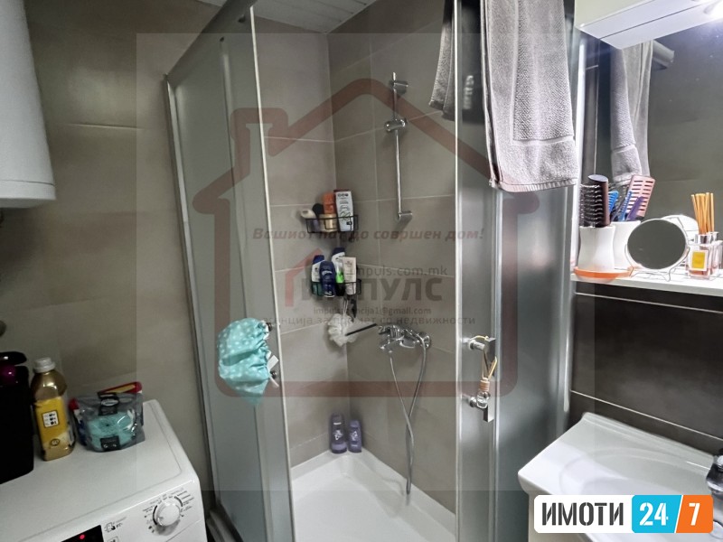 SE PRODAVA NAMESTEN TROSOBEN STAN  SO LOKACIJA VO CENTAR