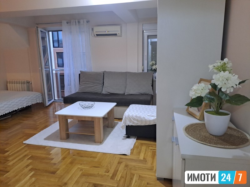 Izdavam stan vo centar kaj tc Zebra