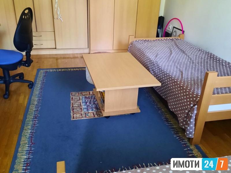 СЕ ИЗДАВА ТРОСОБЕН СТАН ВО КАПИШТЕЦ
