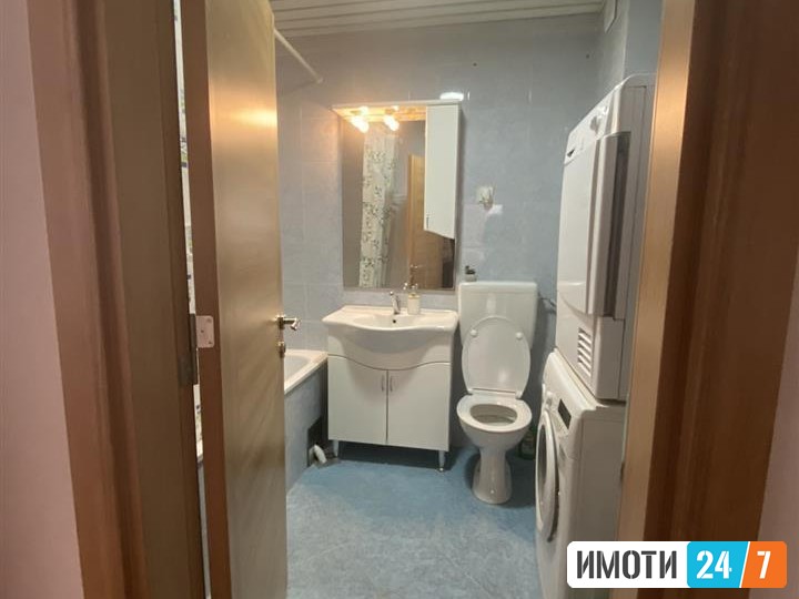 Se izdava dvosoben stan vo Centar Katolicka
