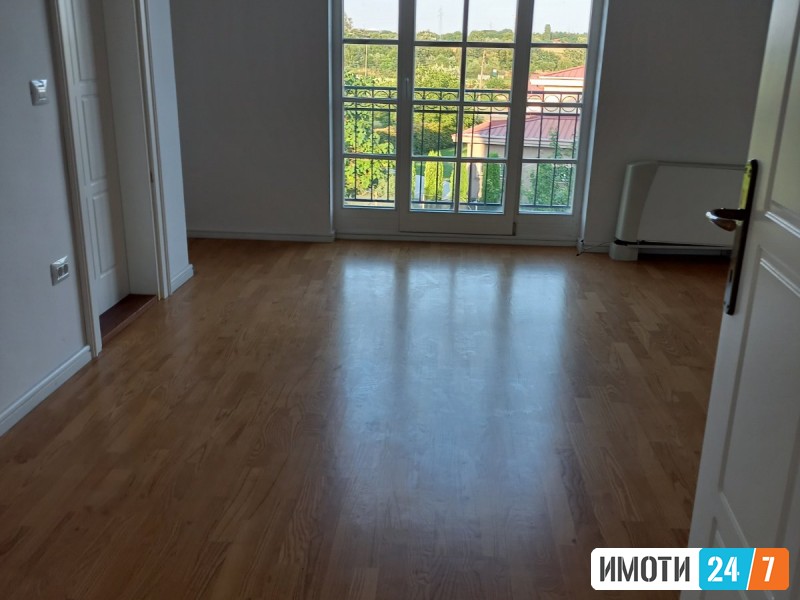 CETIRISOBEN APARTMAN VOLUKSUZNATA NASELBA VERINA SO POGLED KON EZERO
