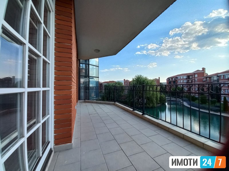 CETIRISOBEN APARTMAN VOLUKSUZNATA NASELBA VERINA SO POGLED KON EZERO