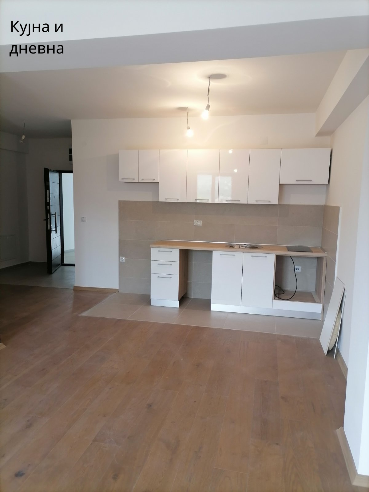 Изнајмување на полунаместен нов стан во Влае