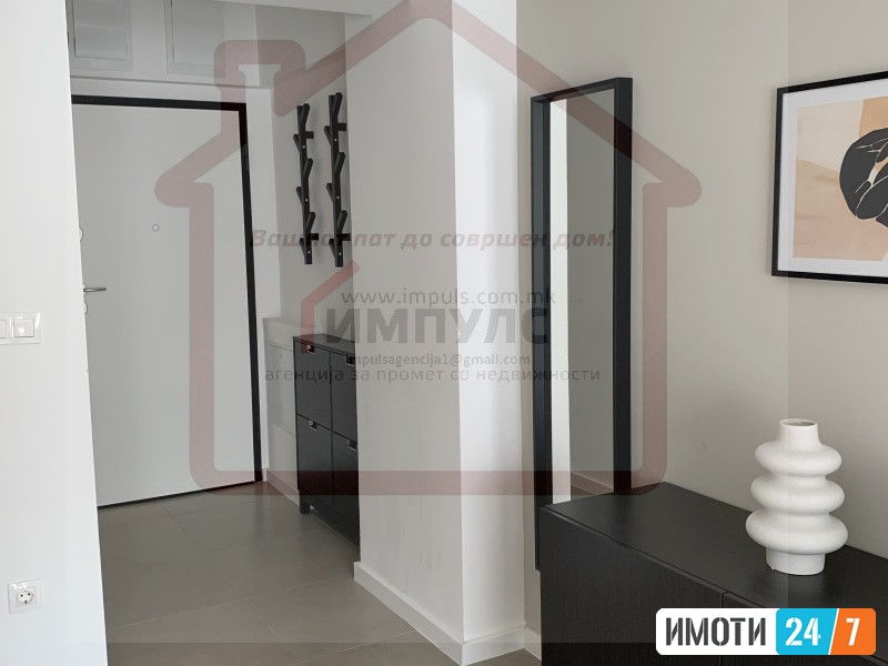 MODERNO UREDEN TROSOBEN STAN NA ATRAKTIVNA LOKACIJA VO CENTAR