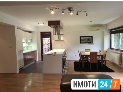 PRAZEN TROSOBEN STAN SO DVOR VO KOZLE