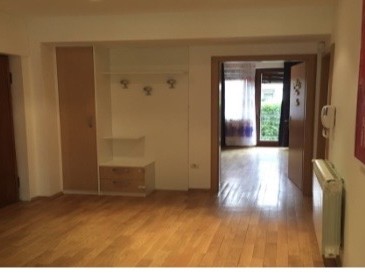 PRAZEN TROSOBEN STAN SO DVOR VO KOZLE