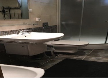 PRAZEN TROSOBEN STAN SO DVOR VO KOZLE