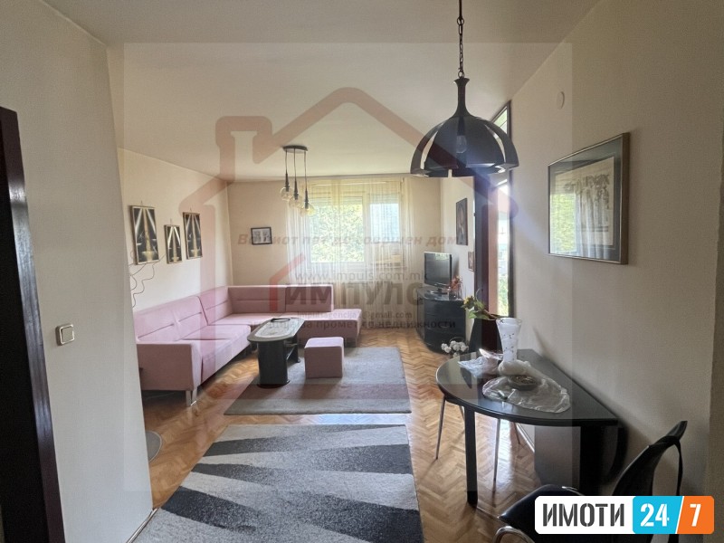 SE PRODAVA FUNKCIONALEN CETIRISOBEN STAN VO AERODROM