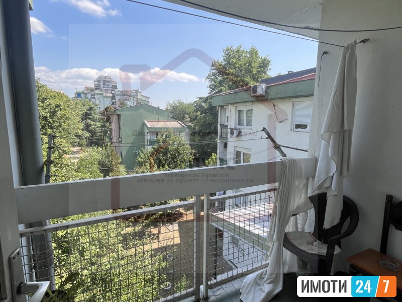 SE PRODAVA FUNKCIONALEN CETIRISOBEN STAN VO AERODROM