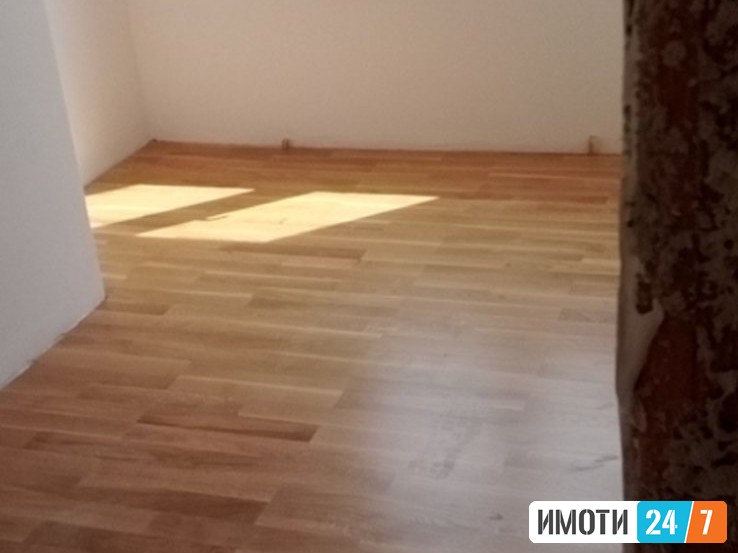 PRAZEN TROSOBEN STAN  ZA STANBENODELONA NAMENA VO KARPOSH