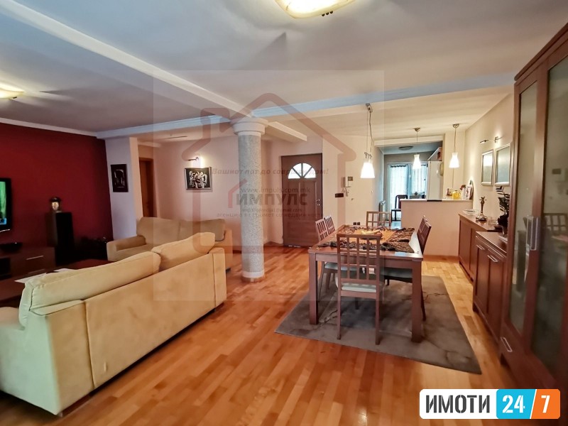 SE PRODAVA EKSKLUZIVNA KUKJA SO LOKACIJA VO KOZLE