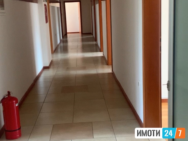 SE IZDAVA REPREZENTATIVEN DELOVEN PROSTOR VO CENTAR