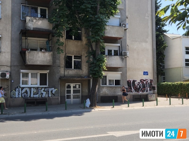 Prodavame garsonjera vo debar maalo