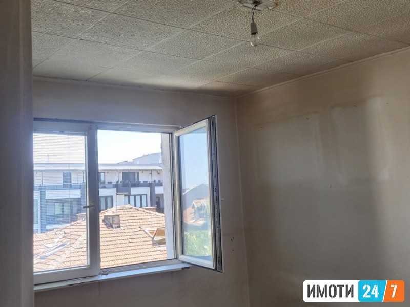 Prodavame garsonjera vo debar maalo