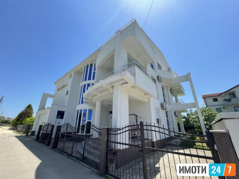 Се продава  заменува туристички објект во Улцињ – Црна Гора