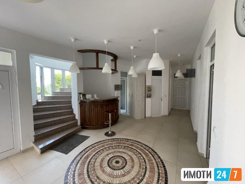 Се продава  заменува туристички објект во Улцињ – Црна Гора