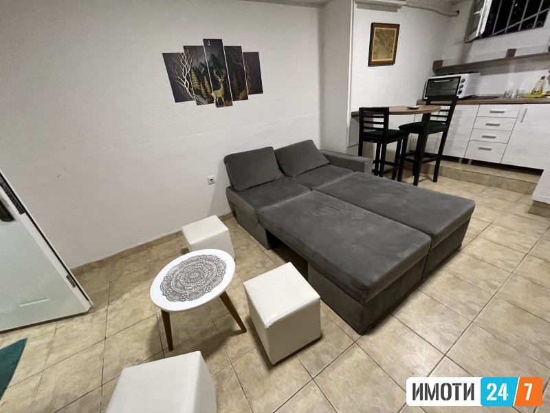 Se prodava Garsonjera vo Suteren Centar