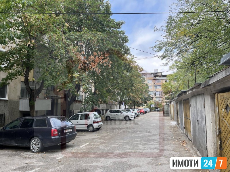 SE PRODAVA DVOSOBEN STAN VO KARPOSHKAJ DRAMSKI TEATAR