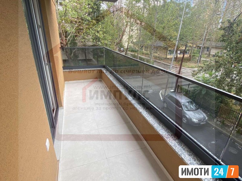 SE IZDAVA PRAZEN TROSOBEN STRAN ZA DELOVNA NAMENA VO AERODROM