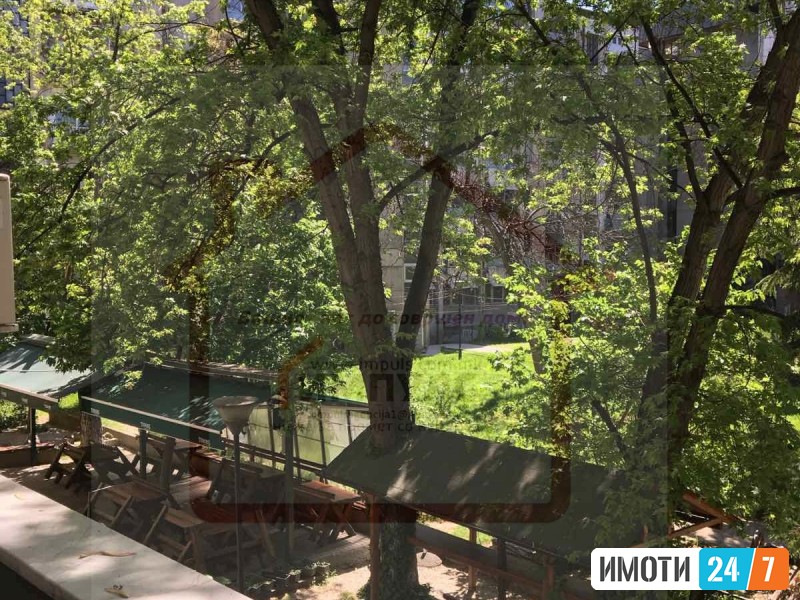 PRAZEN DELOVEN PROSTOR VO STROG CENTAR