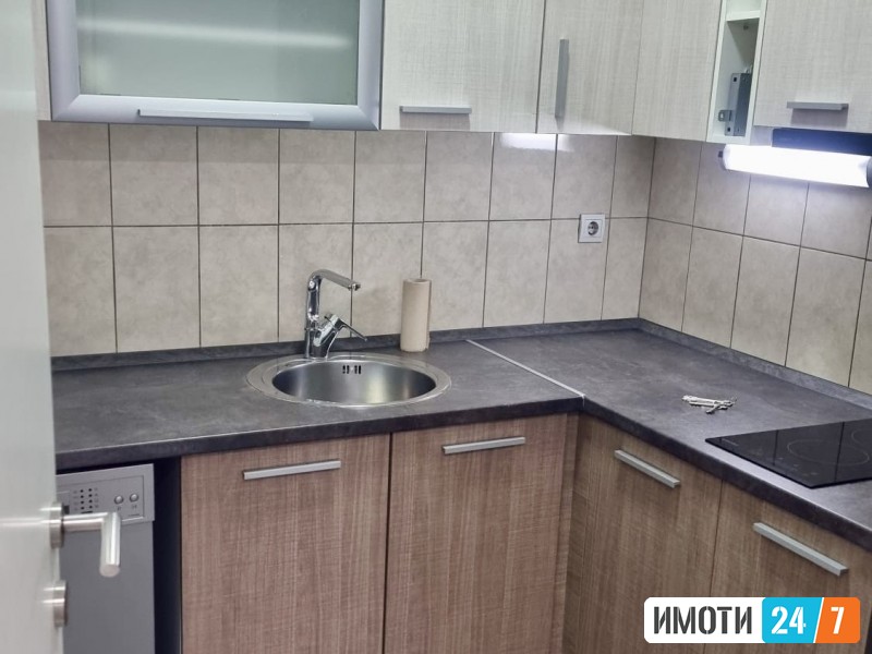 Se izdava deloven prostor 111m2 2 sprat na Ulica Partizanska Skopje Centar
