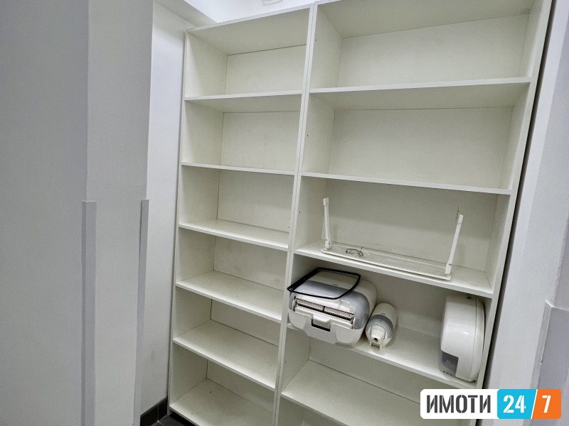 Se izdava deloven prostor 111m2 2 sprat na Ulica Partizanska Skopje Centar