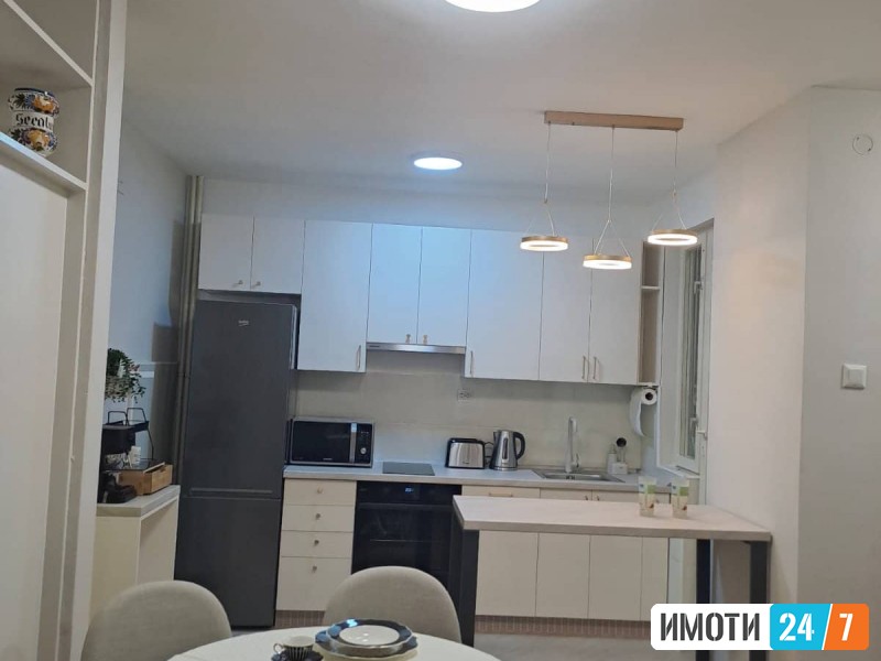 Moderno namesten stan vo centar