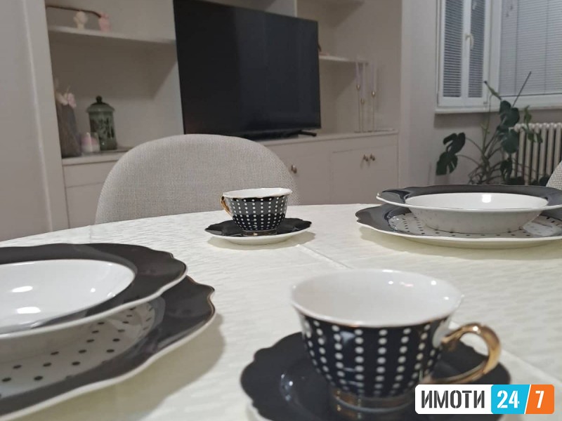 Moderno namesten stan vo centar