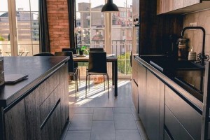 MODEREN TROSOBEN STAN SO LOKACIJA VO STROG CENTAR