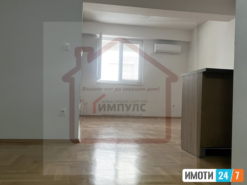 PRAZEN TROSOBEN STAN ZA STANBENO DELOVNA NAMENA