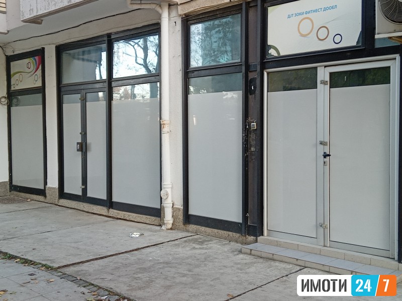 Издавам деловен простор