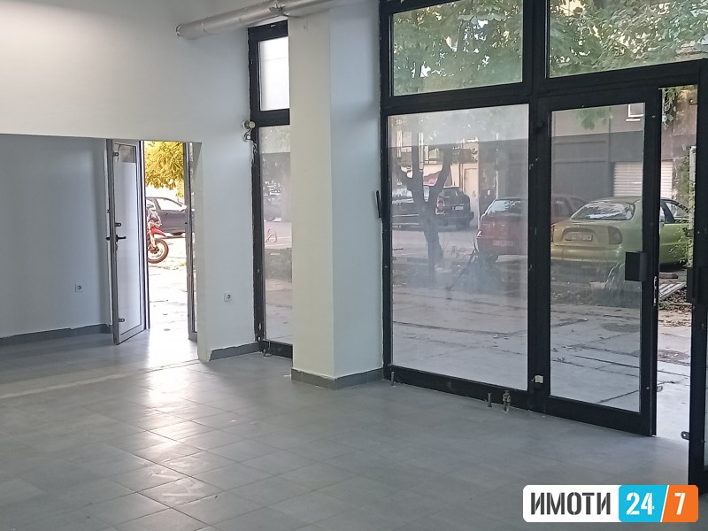 Издавам деловен простор