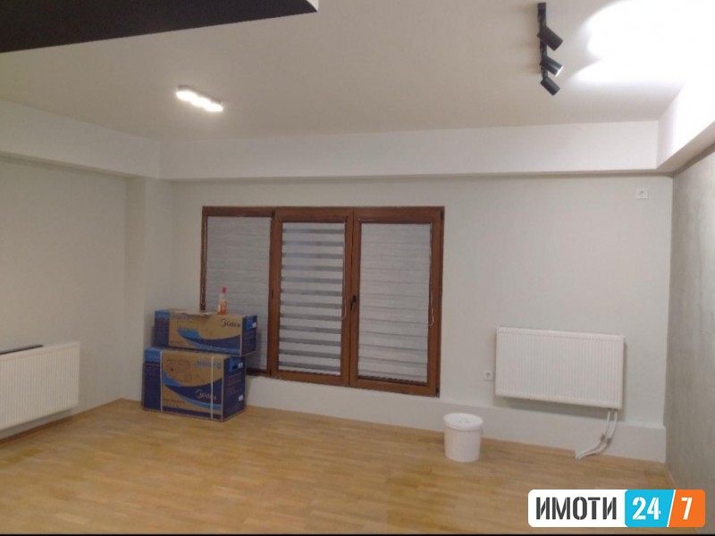 NOV DELOVEN PROSTOR NA PRIZEMJE SO DVOR VO TAFTALIDZE 1REPLEK