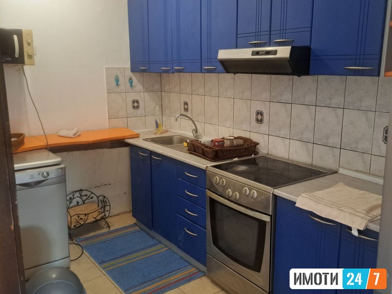 Izdavam stan pozadi vero  vo aerodrom