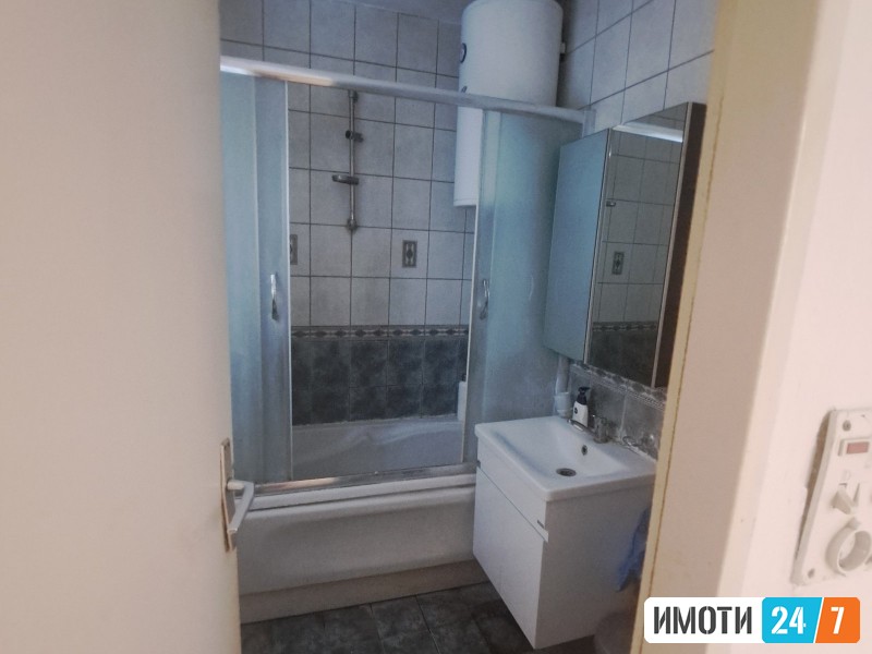 Izdavam stan pozadi vero  vo aerodrom