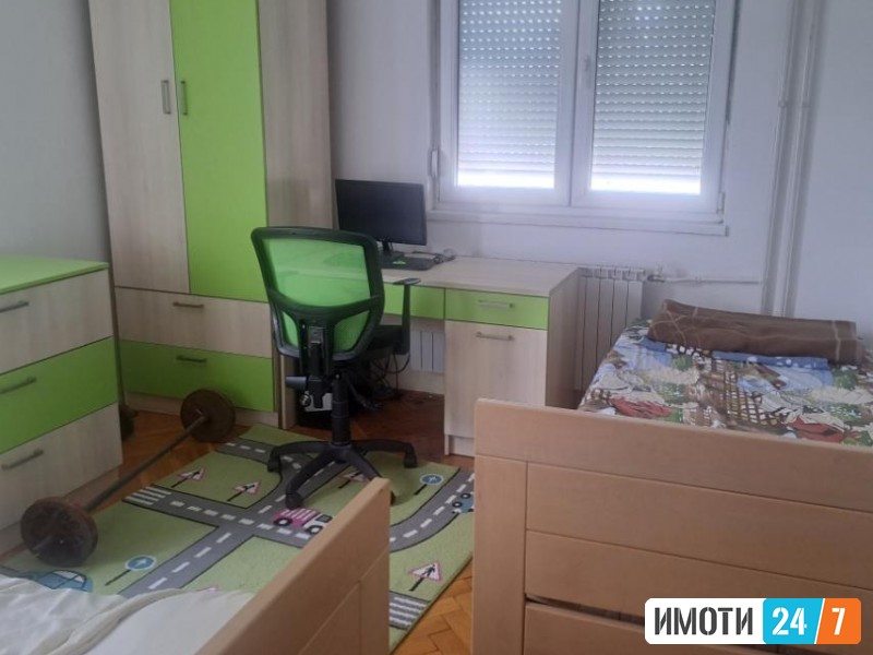 Izdavam stan pozadi vero  vo aerodrom