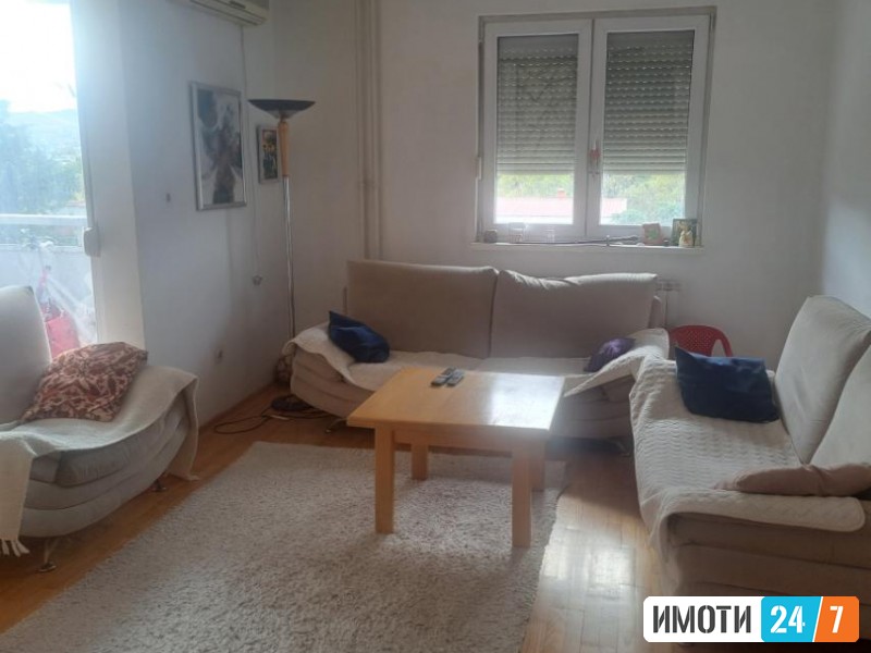 Izdavam stan pozadi vero  vo aerodrom