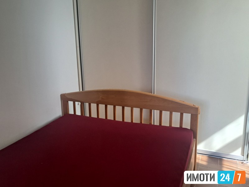 Izdavam stan pozadi vero  vo aerodrom