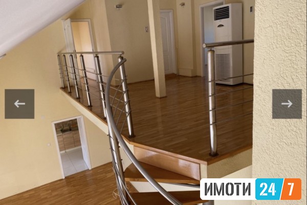 PRAZEN DUPLEX SO LOKACIJA VO STROG CENTAR