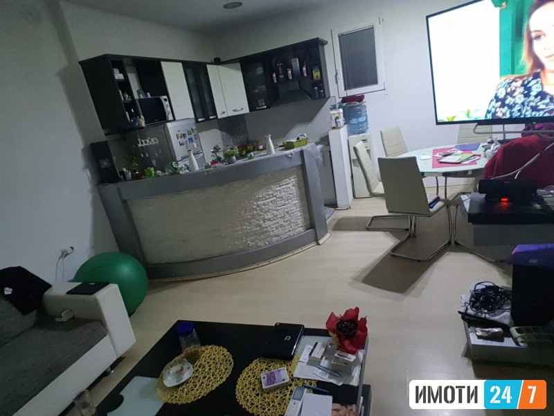 Се продава куќа со деловен простор – Кисела Вода