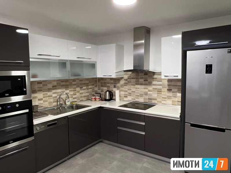 MODEREN TROSOBEN STAN NA ATRAKTIVNA LOKACIJA VO AERODROM