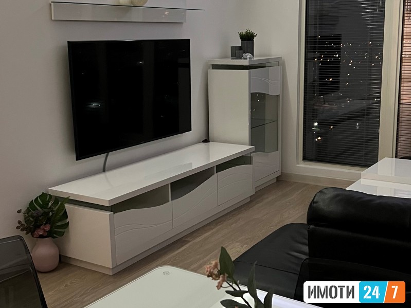 MODEREN TROSOBEN STAN NA ATRAKTIVNA LOKACIJA VO AERODROM