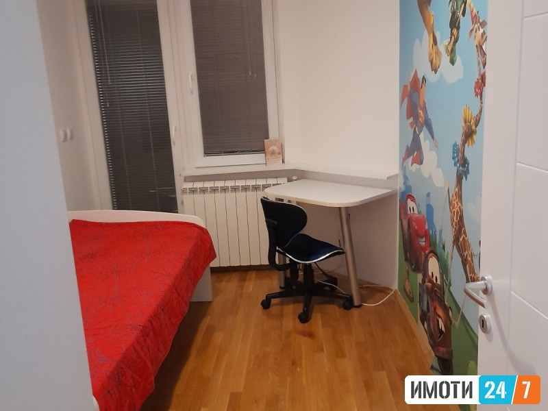 KOMFOREN TROSOBEN STAN SO LOKACIJA VO CENTARMVR