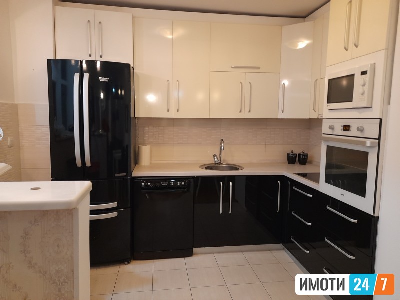 KOMFOREN TROSOBEN STAN SO LOKACIJA VO CENTARMVR