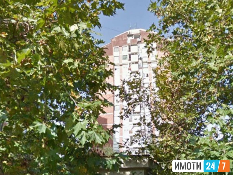 DVOSOBEN SATN VO AERODROM KAJ HOTEL RUSIJA