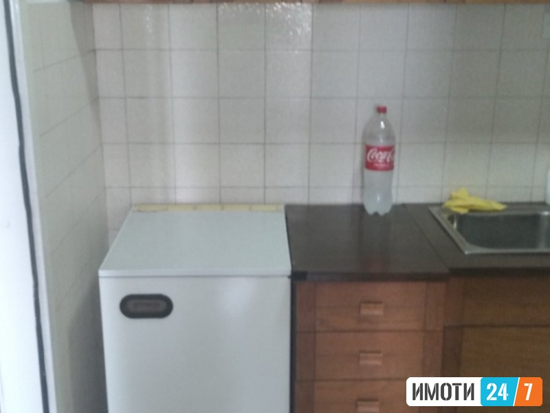 DVOSOBEN SATN VO AERODROM KAJ HOTEL RUSIJA