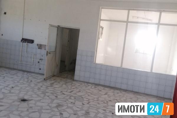 хала на индустриска зона